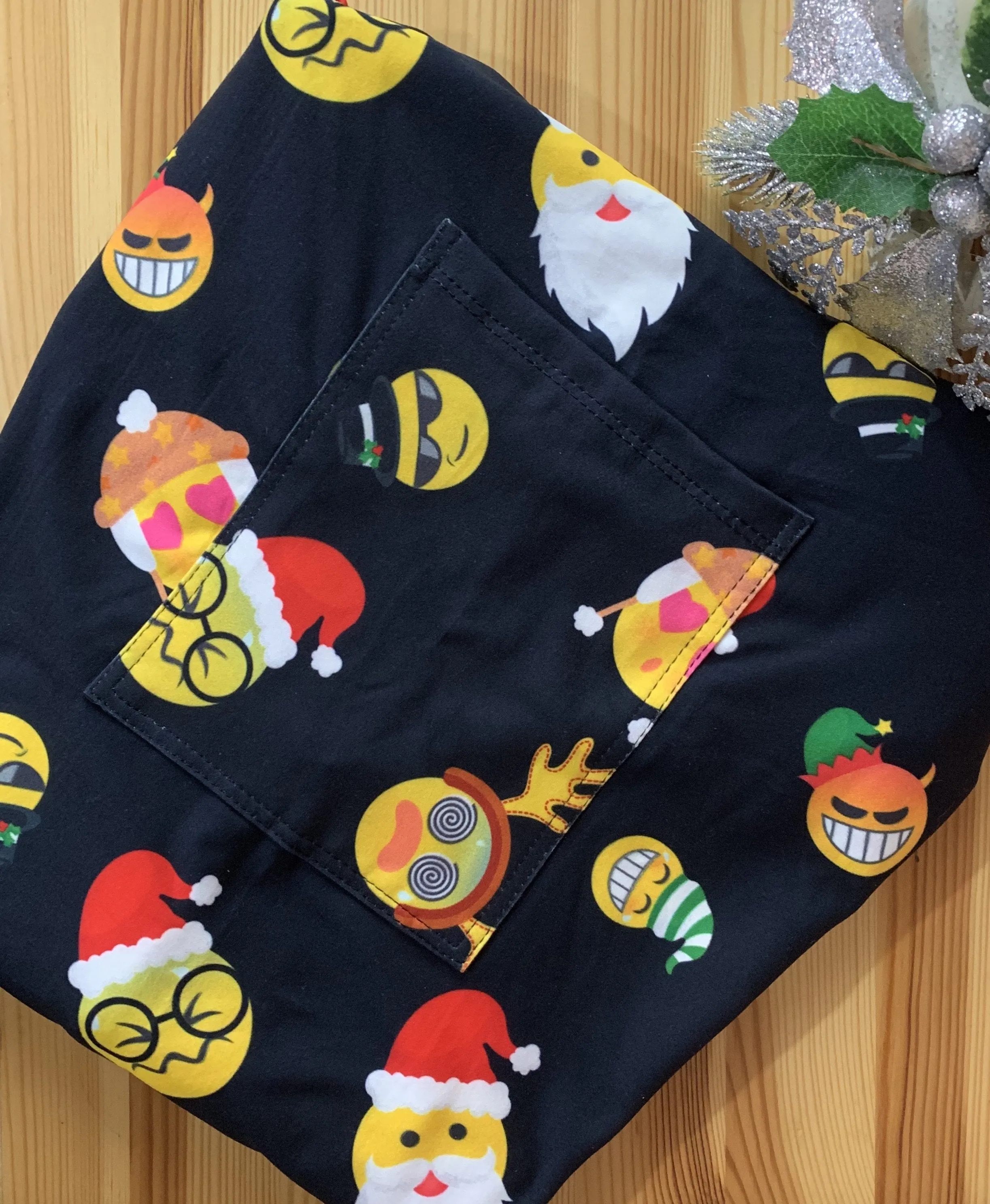 Holiday Emoji  Christmas Pocket Soft Leggings