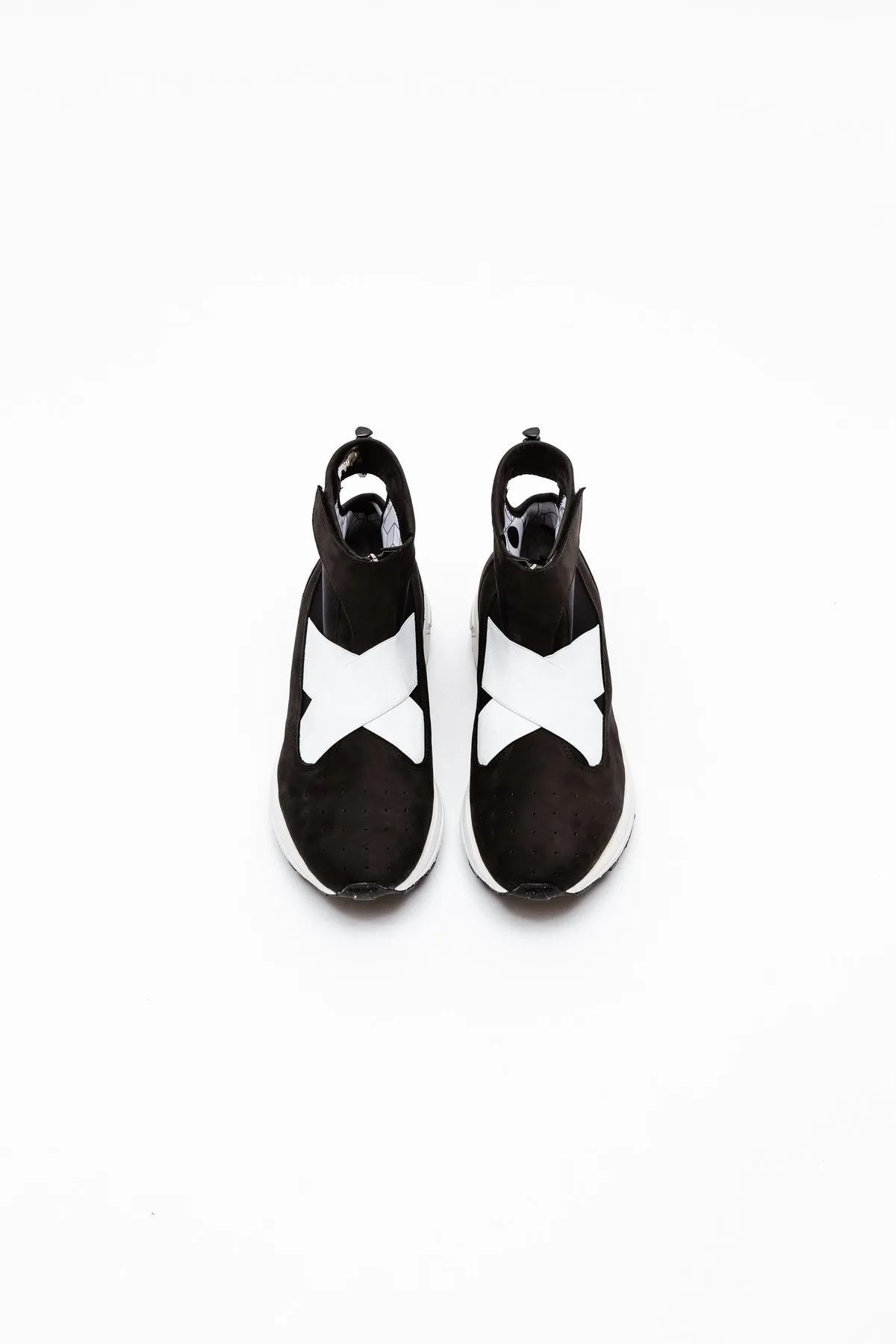 La Pola High Top Classic Sneaker - Black/White