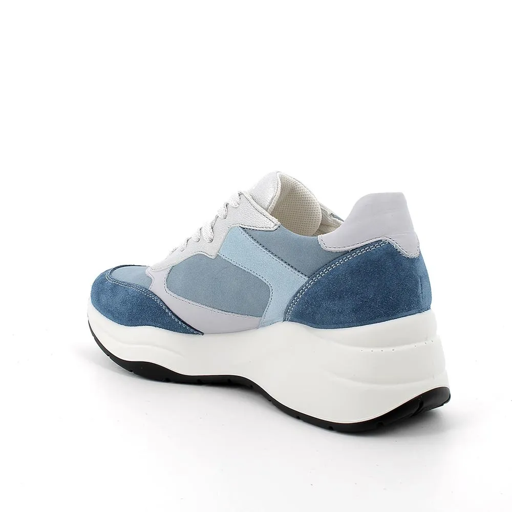 SNEAKERS IGI&CO DONNA SCAMOSCIATO/SINTETICO LAMINATA JEANS AZZURRO CON ZEPPA 5664800