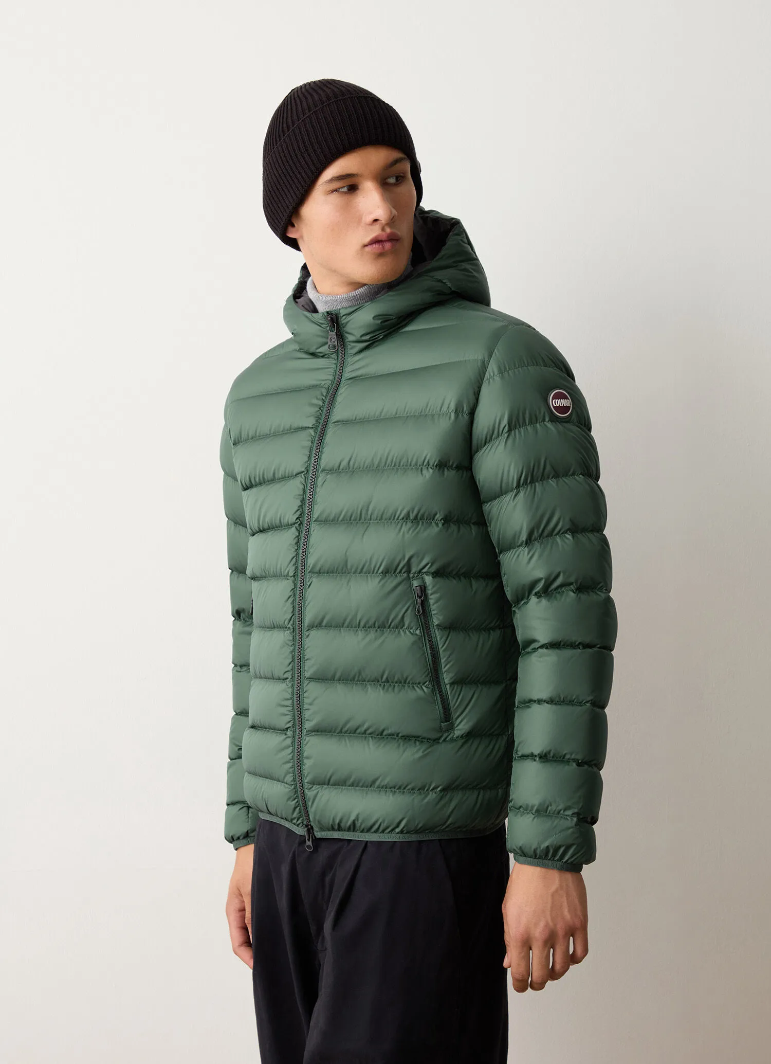 Sporty down jacket with fixed hood-