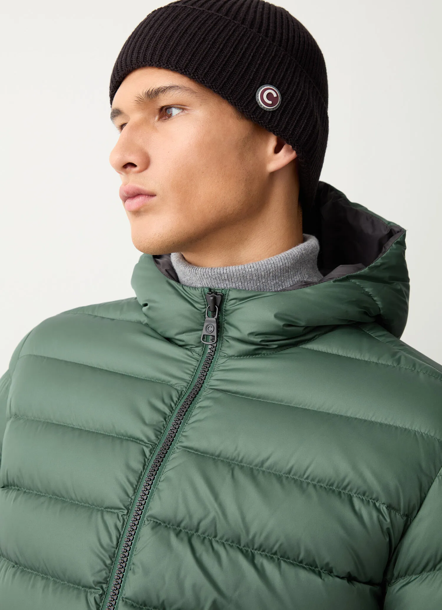 Sporty down jacket with fixed hood-